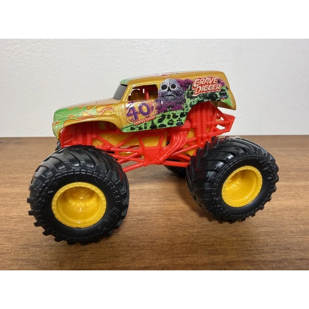 Spin Master Monster Jam Gold 40th Anniversary Exclusive Grave Digger
